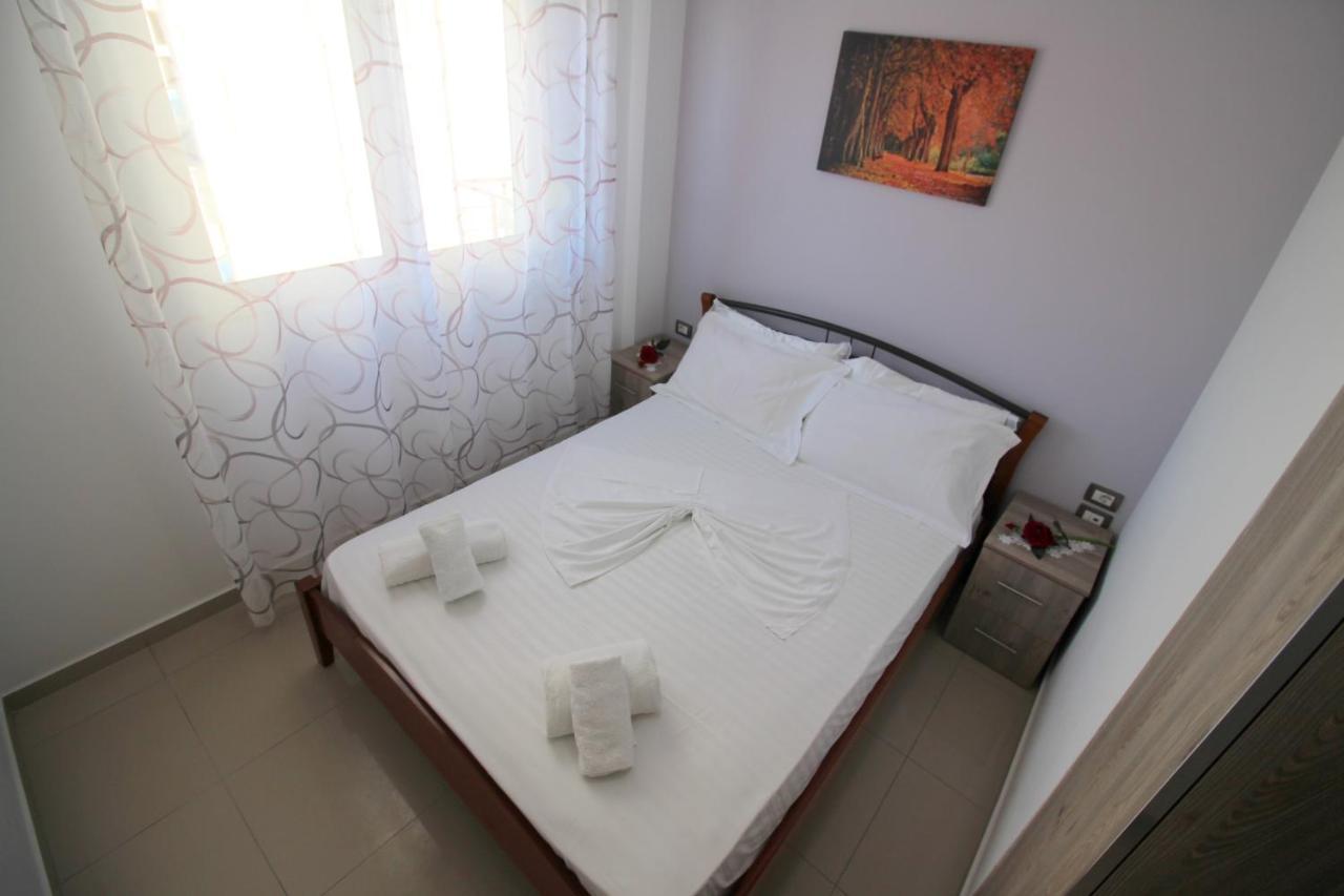 Eduart Apartments 2 Sarandë Eksteriør bilde